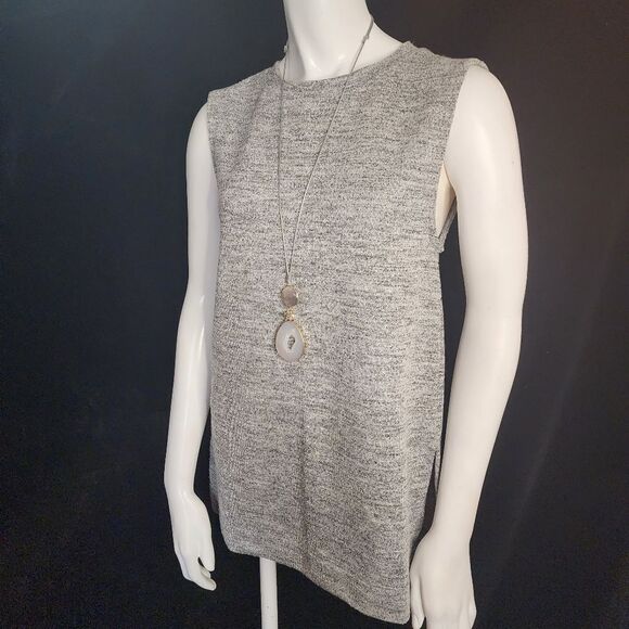 Banana Republic Gray Knit Sleeveless Top (XS) - Picture 1 of 5